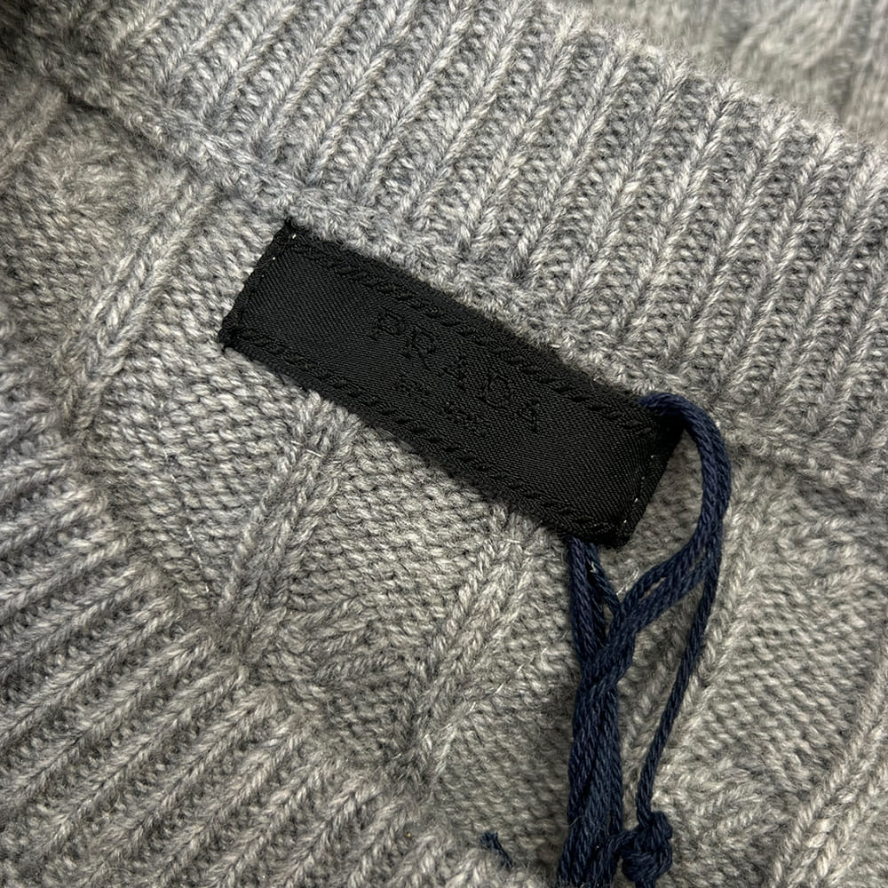 Pra*a UNISEX SHIRT(size:S|M|L|XL)