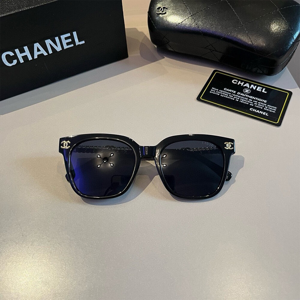 Ch**el SUNGLASSES