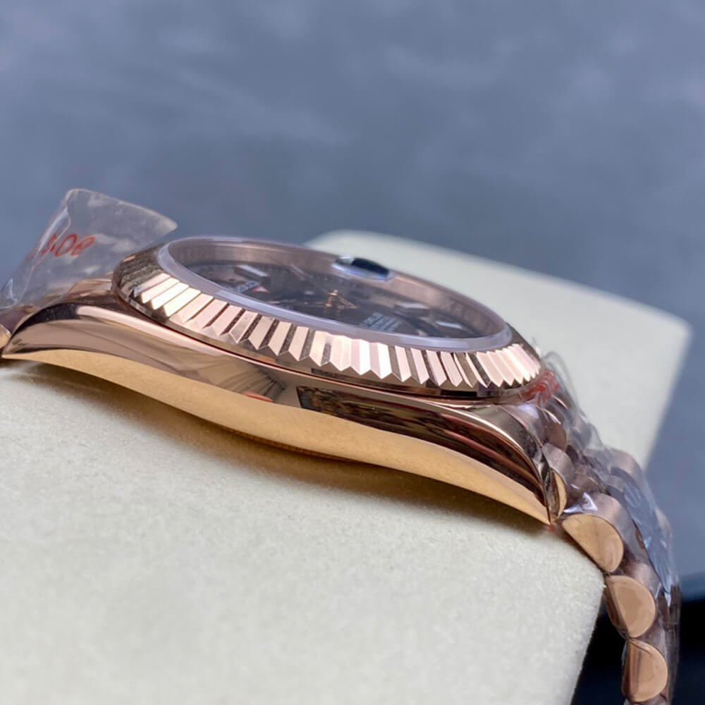 R01ex Sky-Dweller