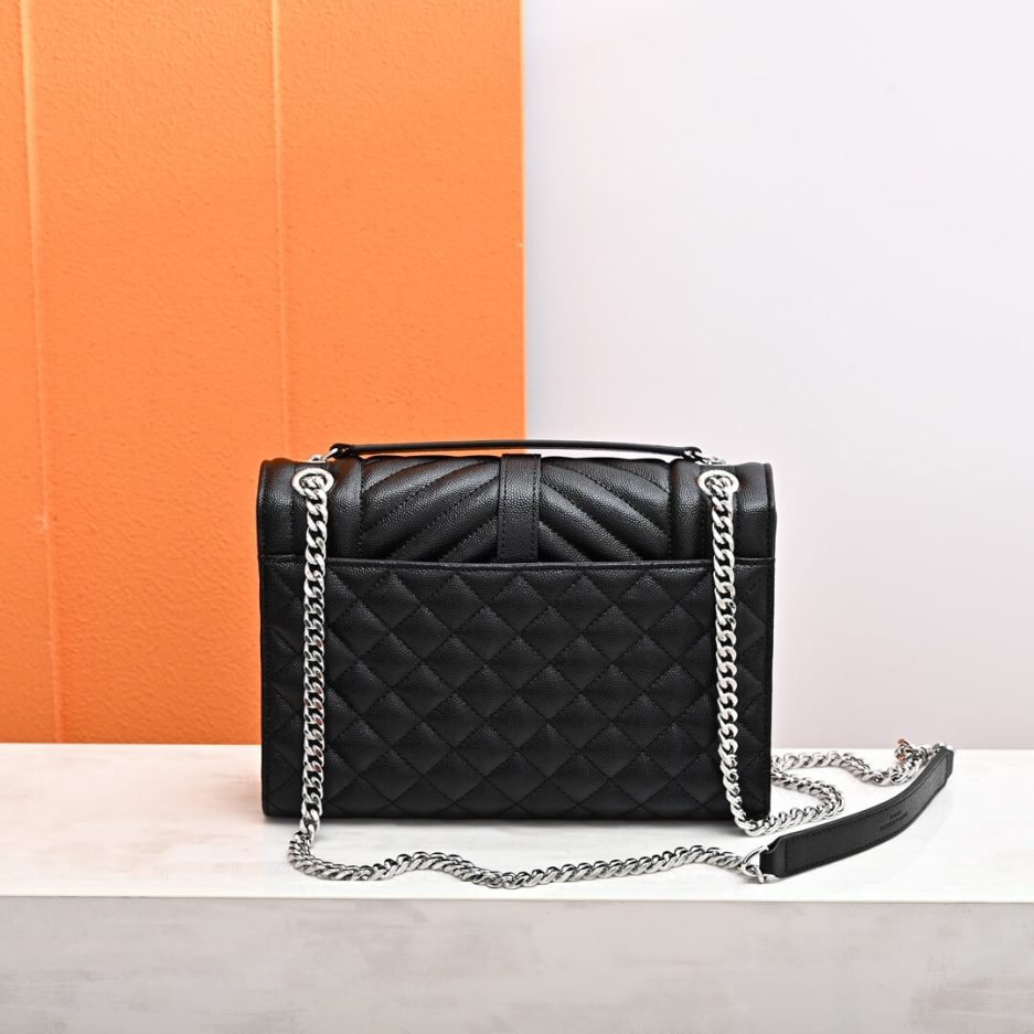 Y51 ENVELOPE MEDIUM IN QUILTED GRAIN DE POUDRE EMBOSSED LEATHER