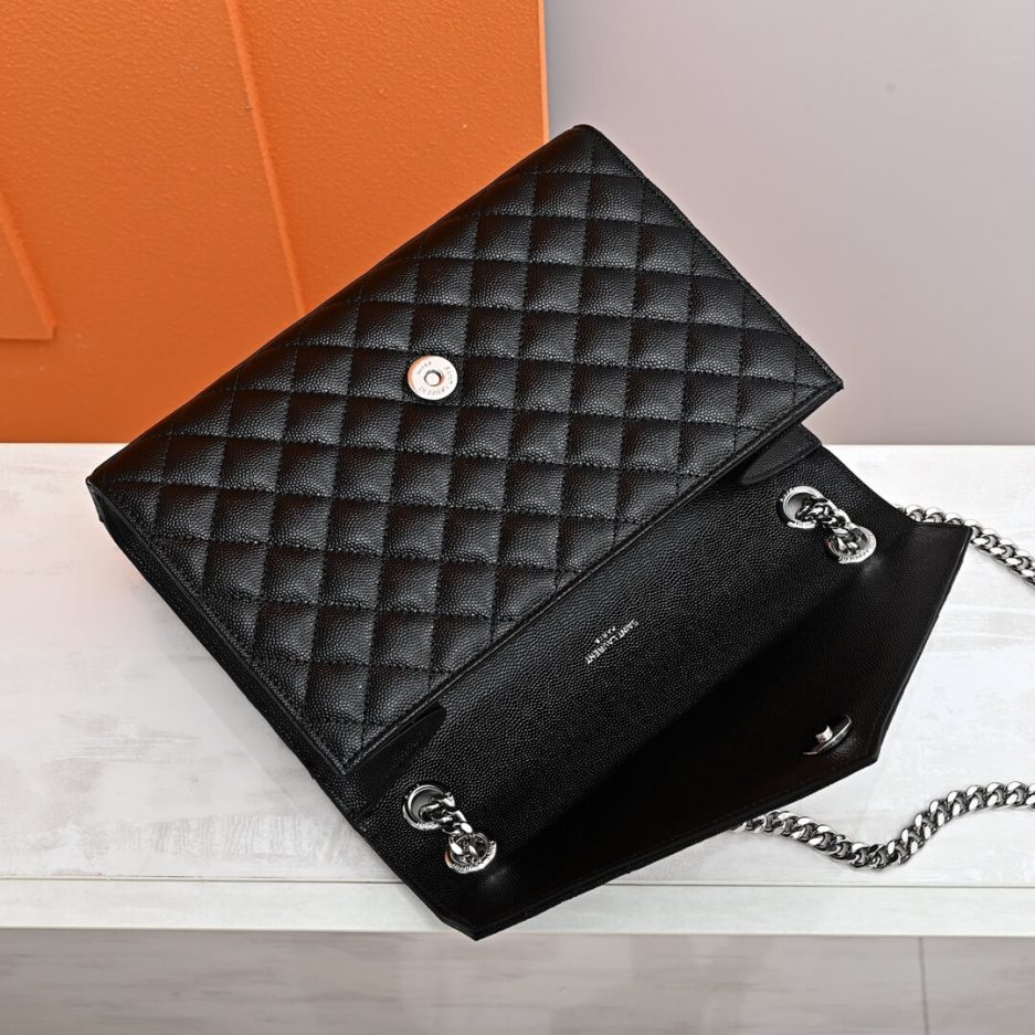 Y51 ENVELOPE MEDIUM IN QUILTED GRAIN DE POUDRE EMBOSSED LEATHER