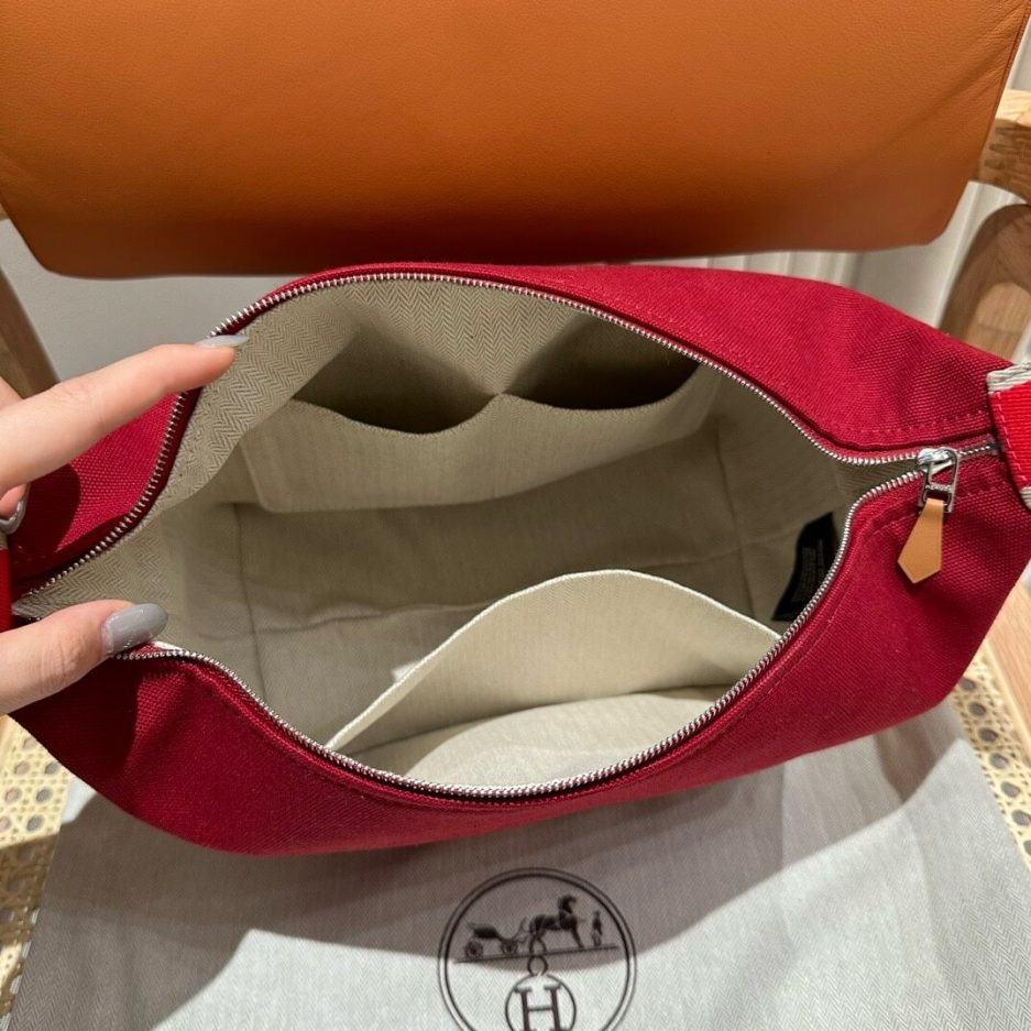 H**me5 toiletery bag