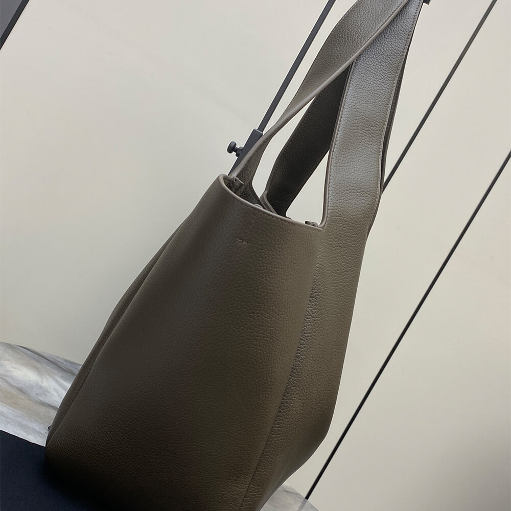 Y51 LE 5 A 7 BEA IN GRAINED LEATHER