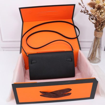 H**me5 Kelly Classique To Go wallet