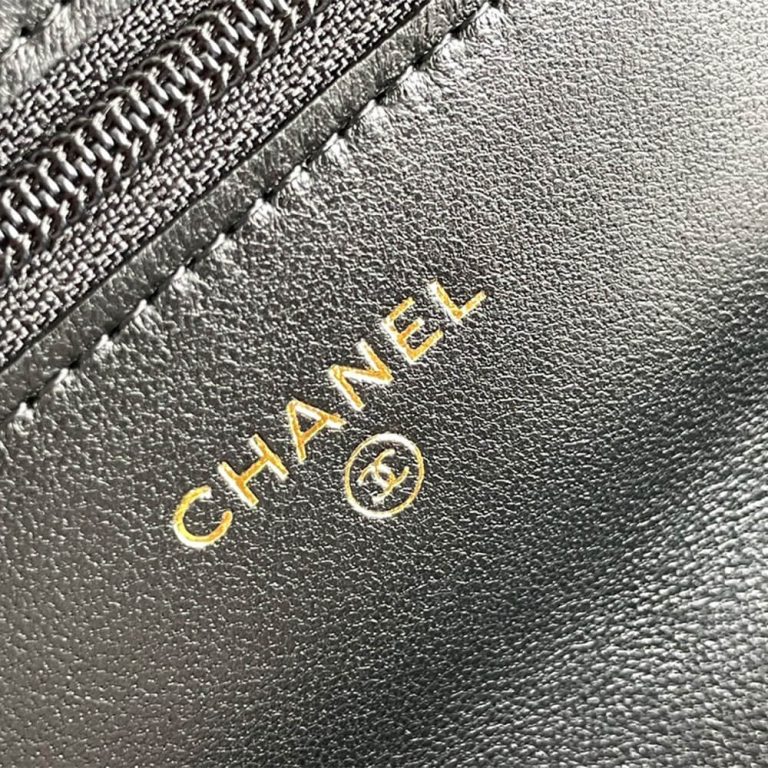 Ch**el 19 Chain Wallet(HIGH-END GRADE)