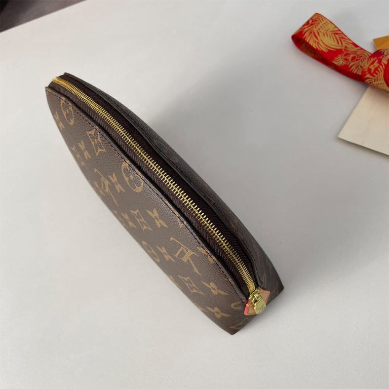 LV Cosmetic Pouch GM(HIGH-END GRADE)